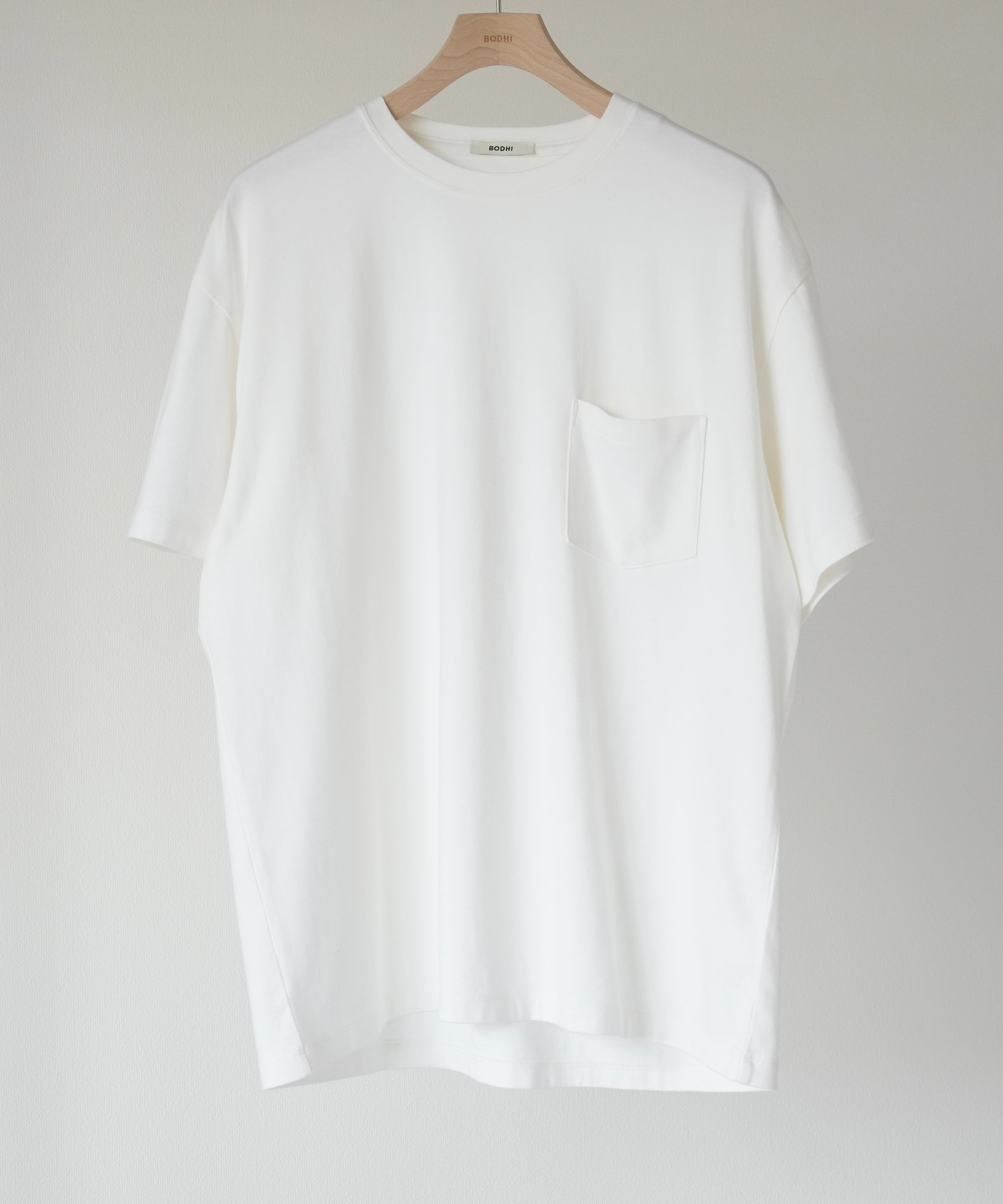 ESSENTIAL POCKET TEE